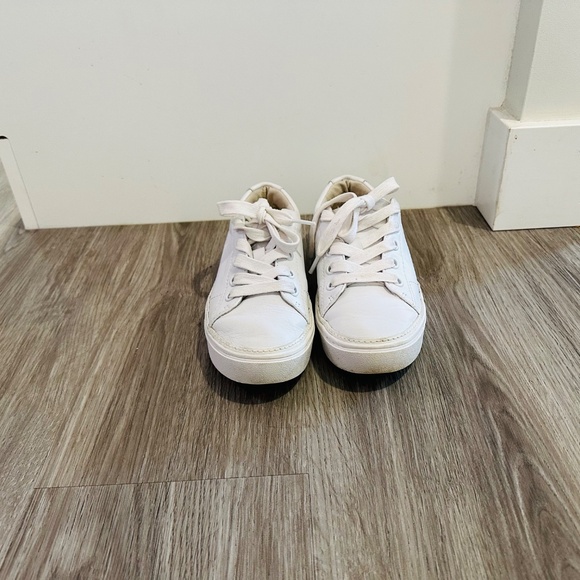 TOMS Women’s size 7 White Leather Lace Up Sneakers - Picture 3 of 9